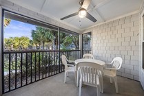 Cabana-Beach-Gainesville-Apartments-Near-University-of-Florida-Screened-In-Patio