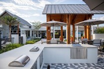 Campus Circle Gainesville - Pool Deck - Outdoor Kitchen
