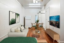 College Manor - Studio (No Built-Ins)