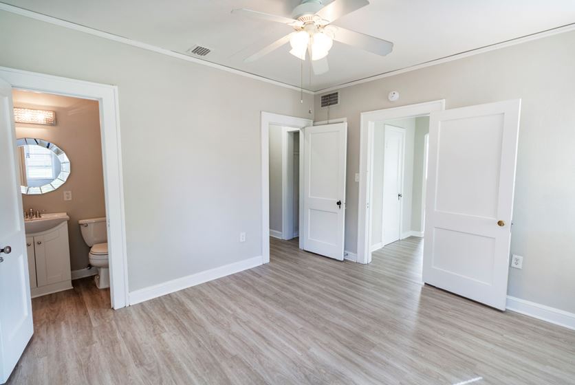 The Row Sorority Row Apartments Houses Swamp Rentals