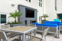 Poolside-Lounge-01-Social-28-Gainesville